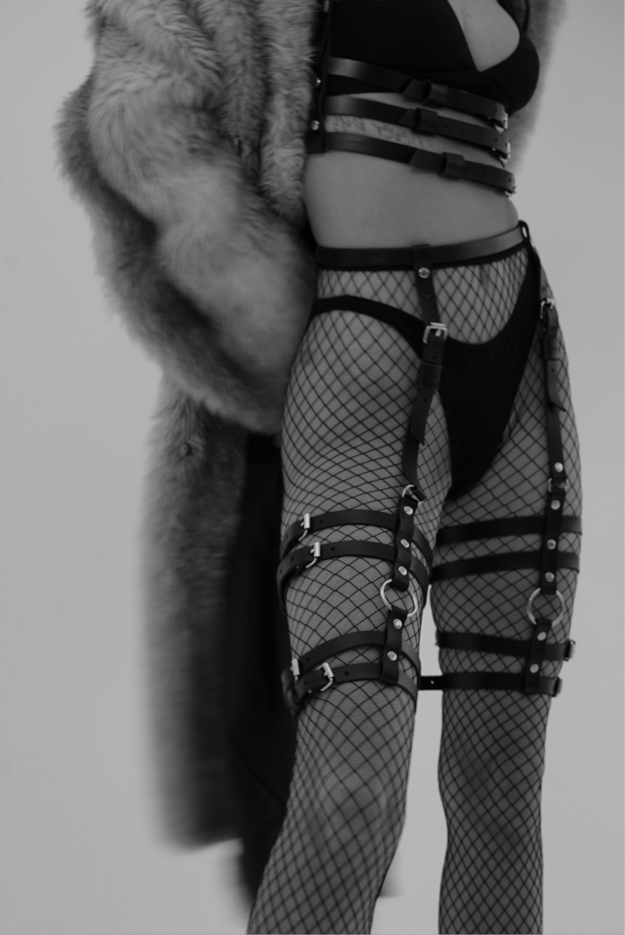 "Gorgona" Garters