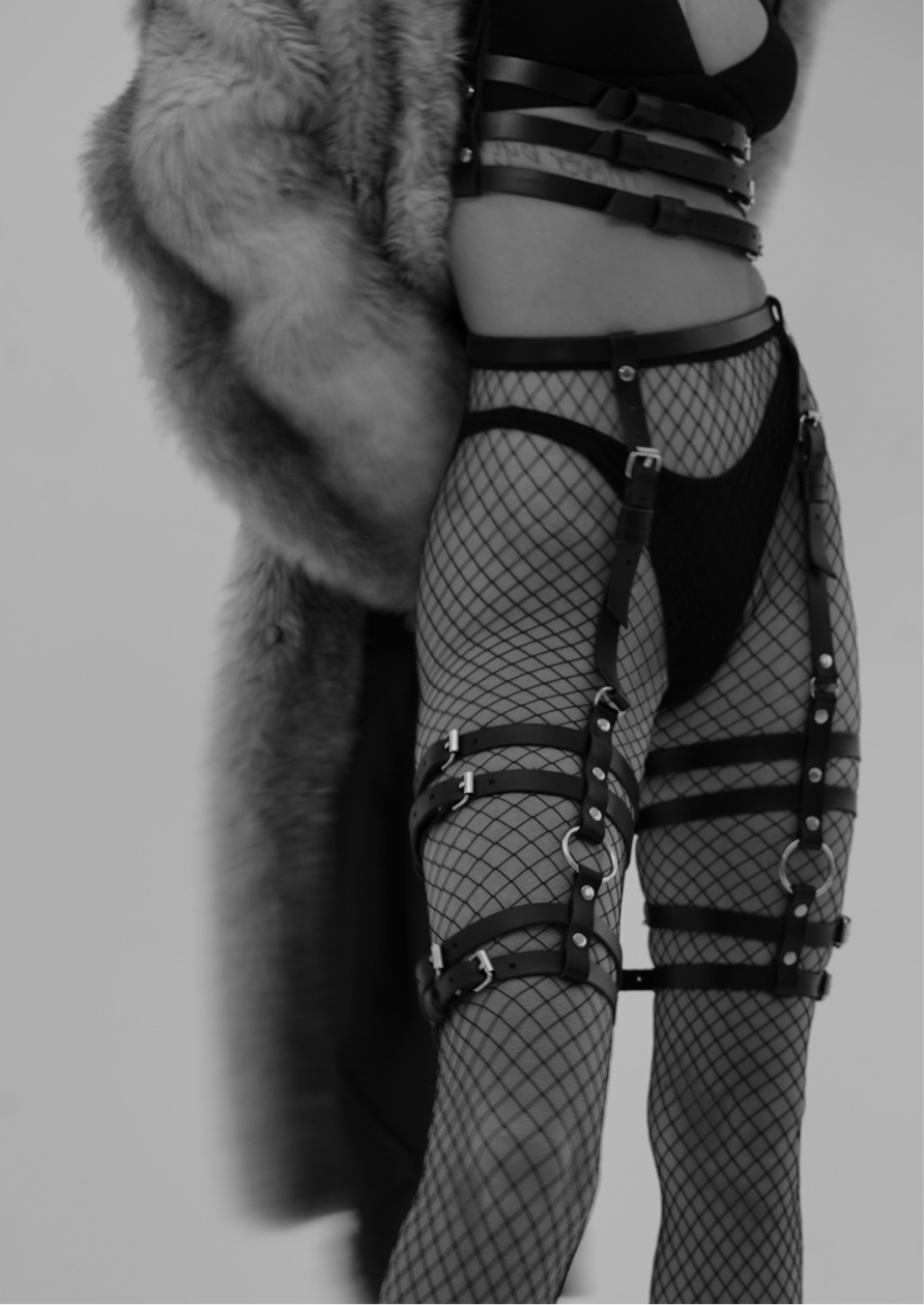 "Gorgona" Garters