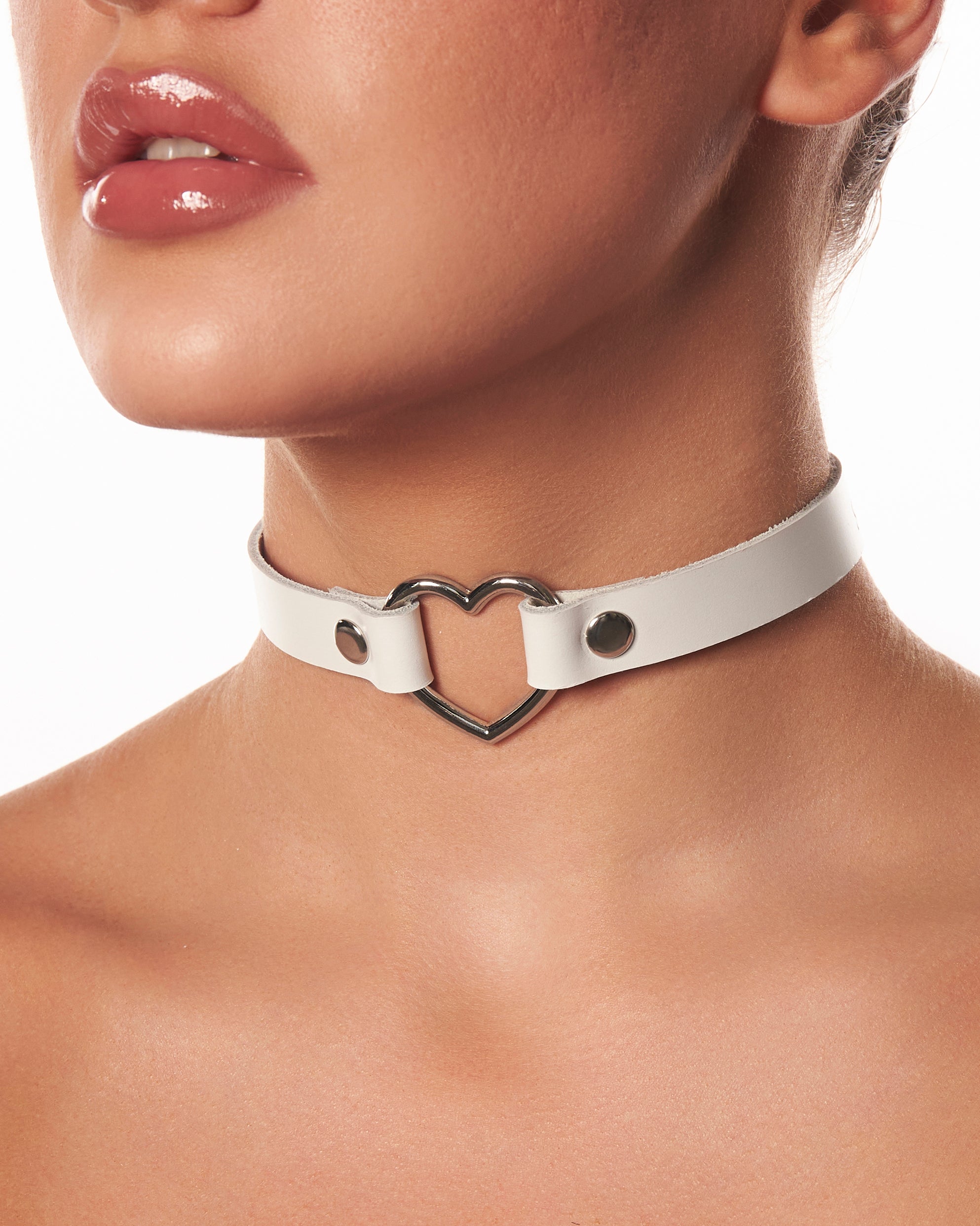 "LUV" Choker