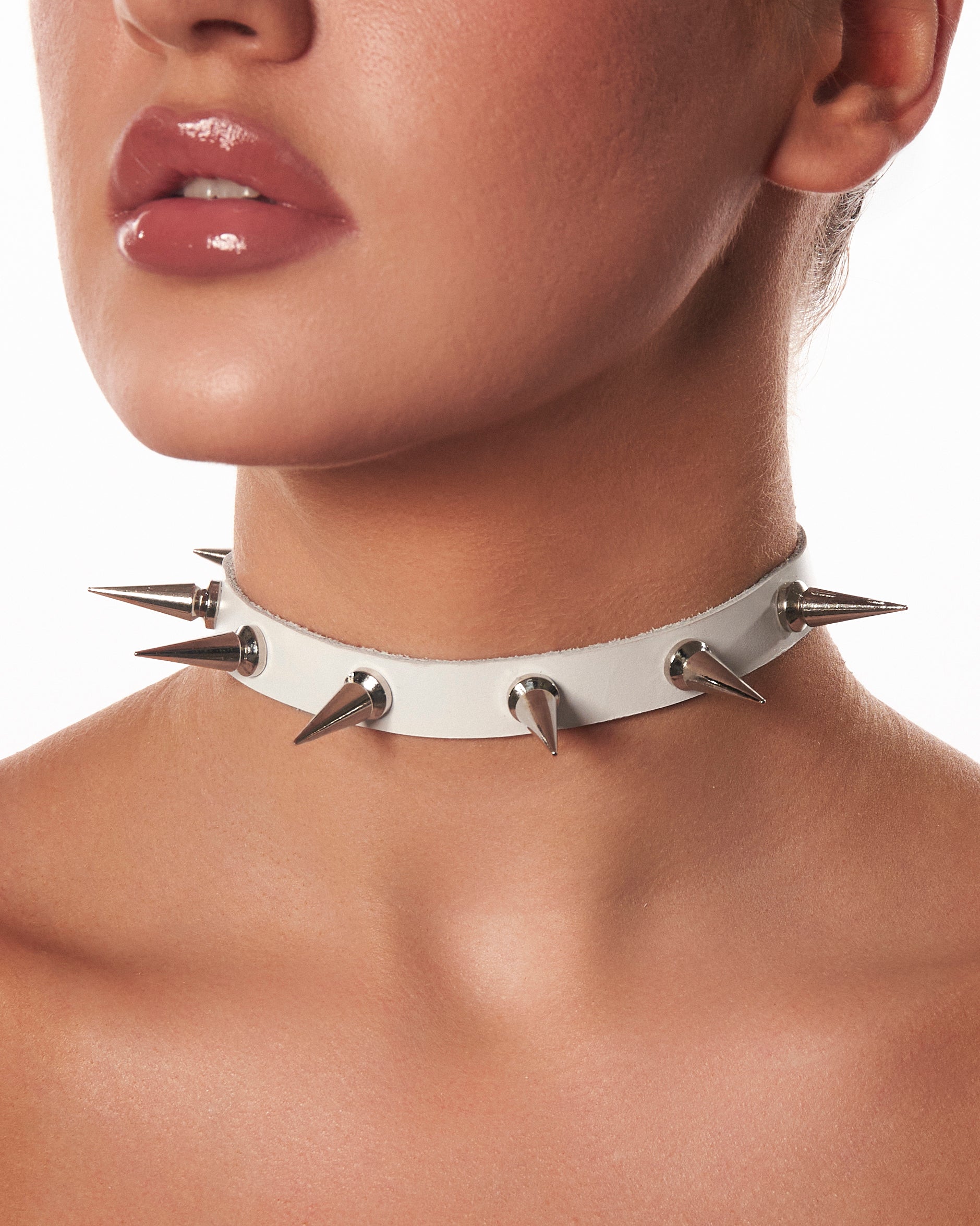 "Hands off!" Choker